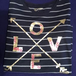 Arizona Jean Co. Long-sleeved tee.